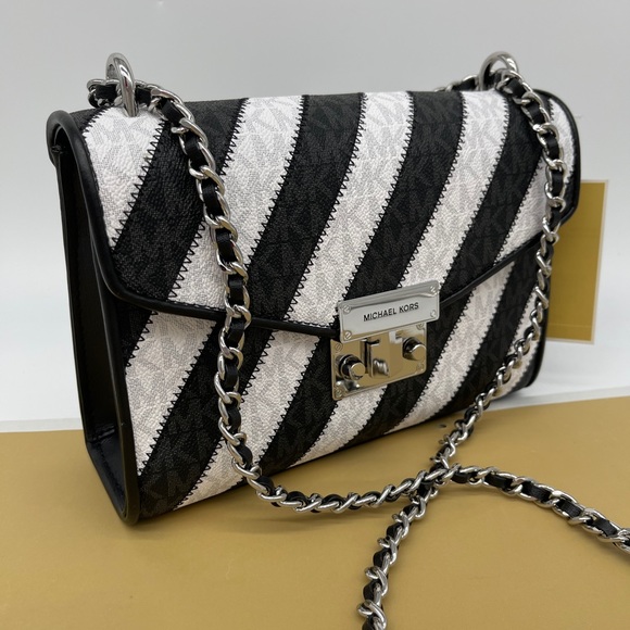 Michael Kors Rose MD Flap Shoulder Crossbo… - Picture 10 of 15